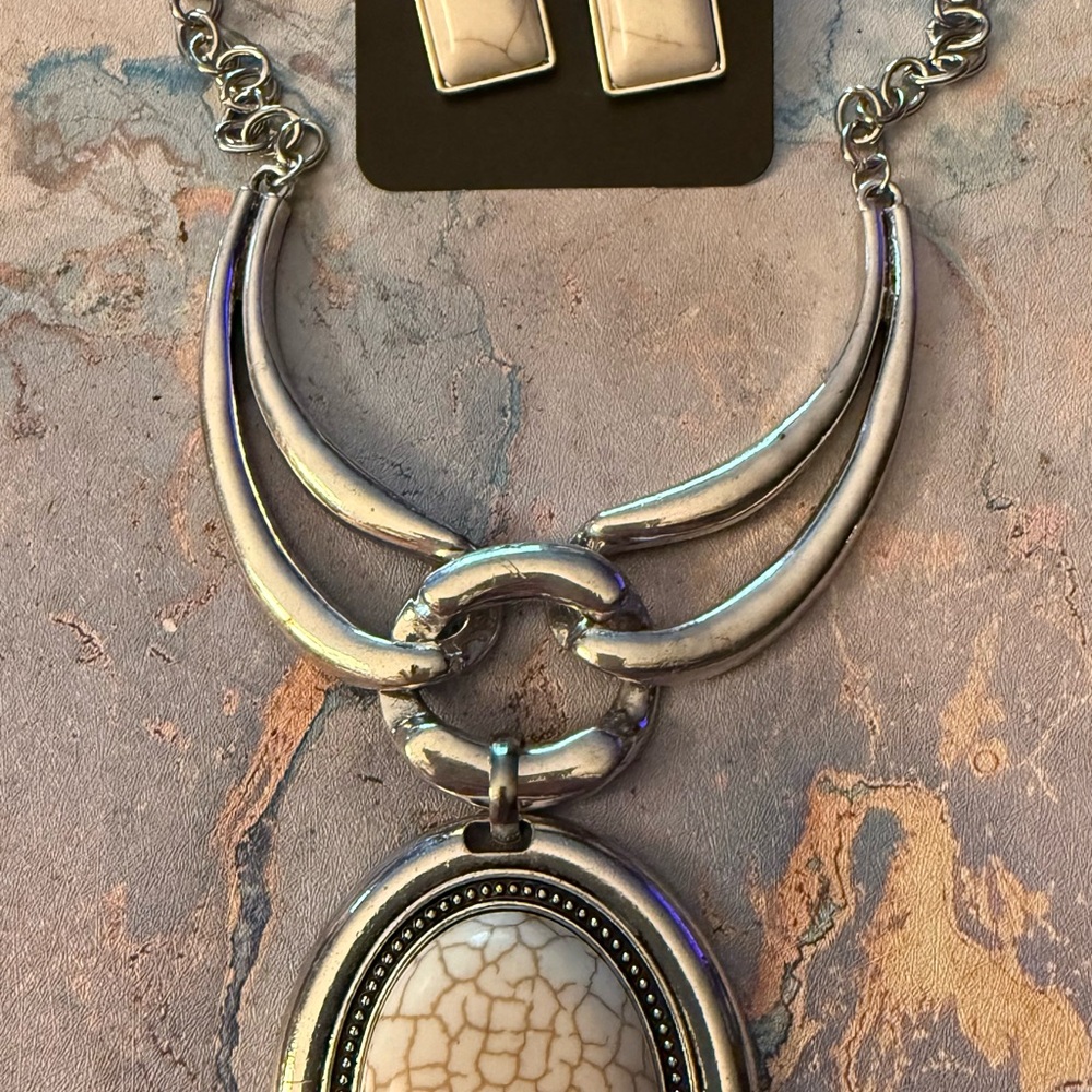 White Crackle Stone Jewelry Set